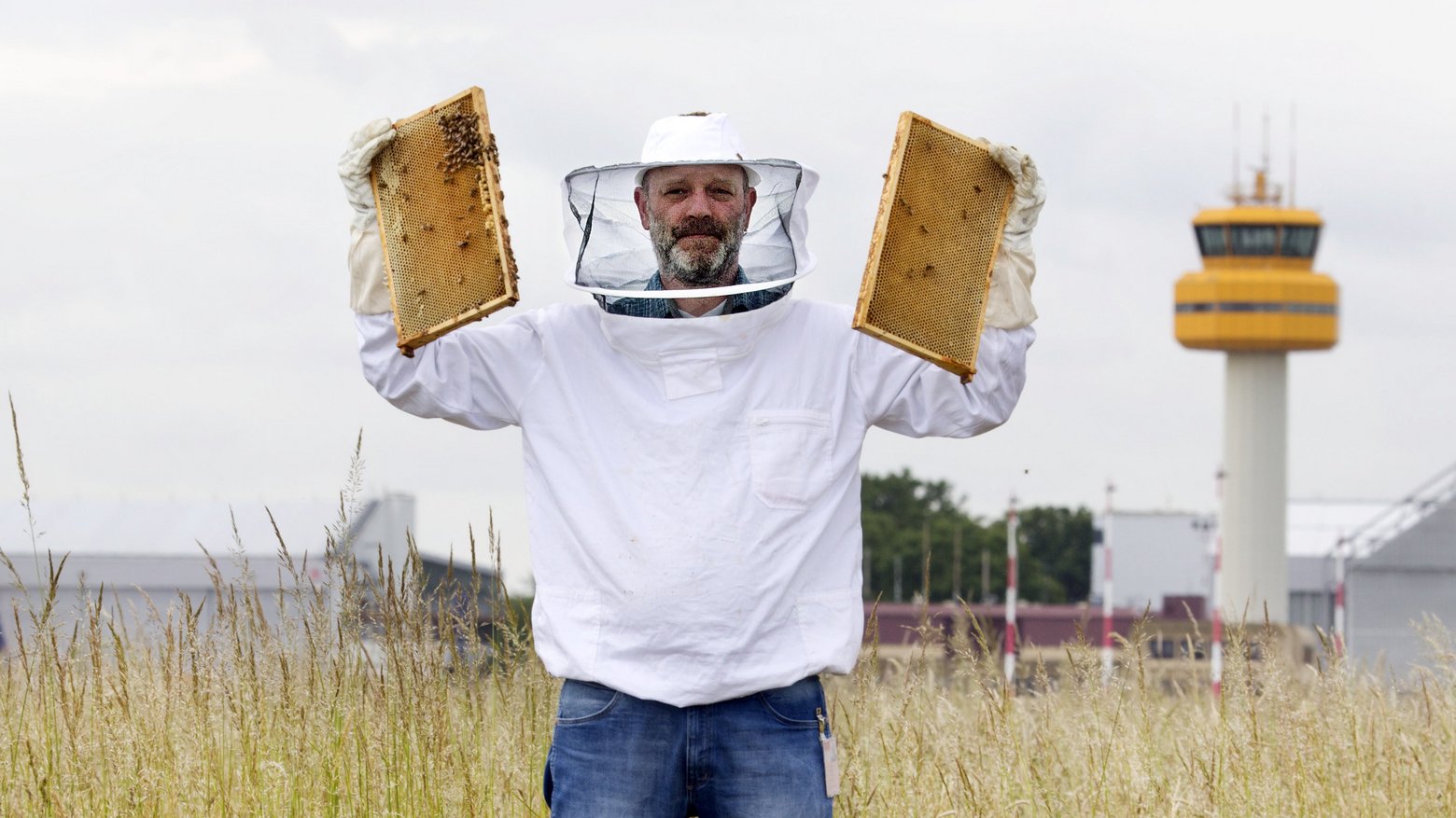 Airport_Imker_Bienen_003_MPenner