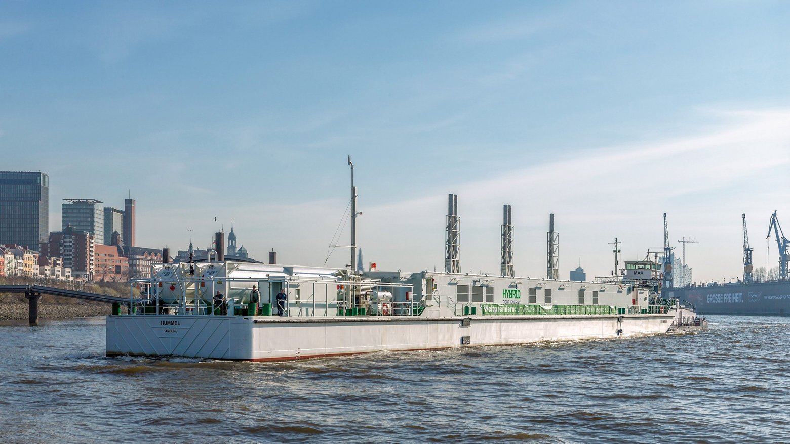 LNG_Power_Barge_Hummel_Pressfoto_klein